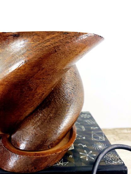 Modern 3D Printed Wood Heart Twist Plant Pot with Saucer - Ideal for Cacti, Succulents, or Flowers - Gift Idea