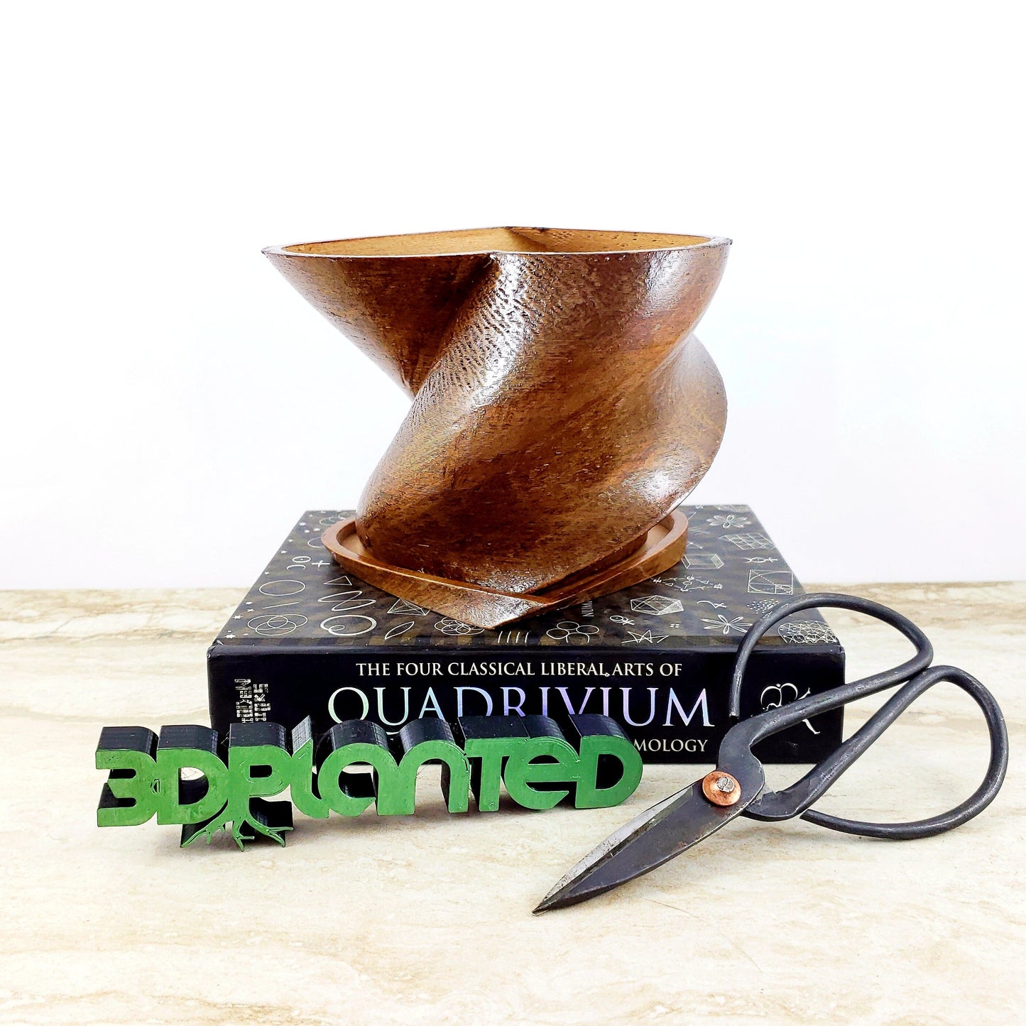 Modern 3D Printed Wood Heart Twist Plant Pot with Saucer - Ideal for Cacti, Succulents, or Flowers - Gift Idea