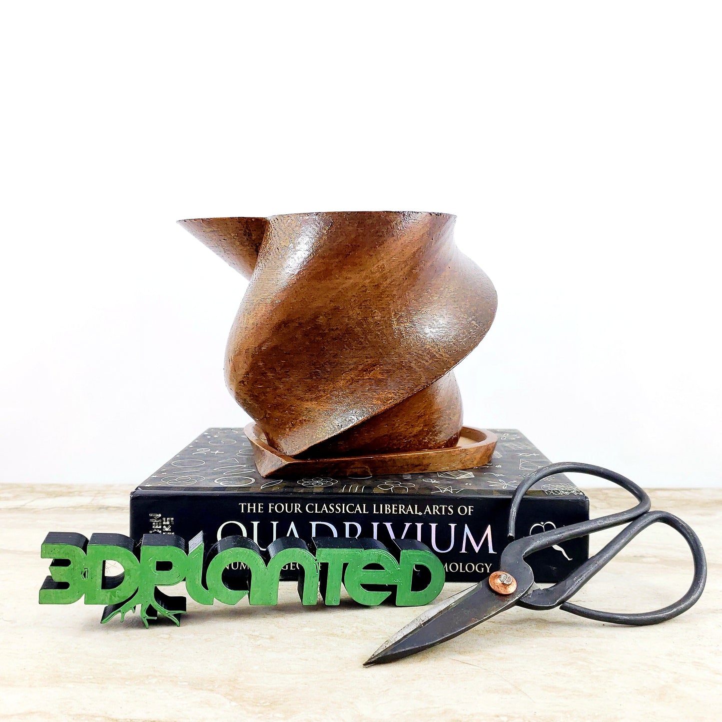 Modern 3D Printed Wood Heart Twist Plant Pot with Saucer - Ideal for Cacti, Succulents, or Flowers - Gift Idea