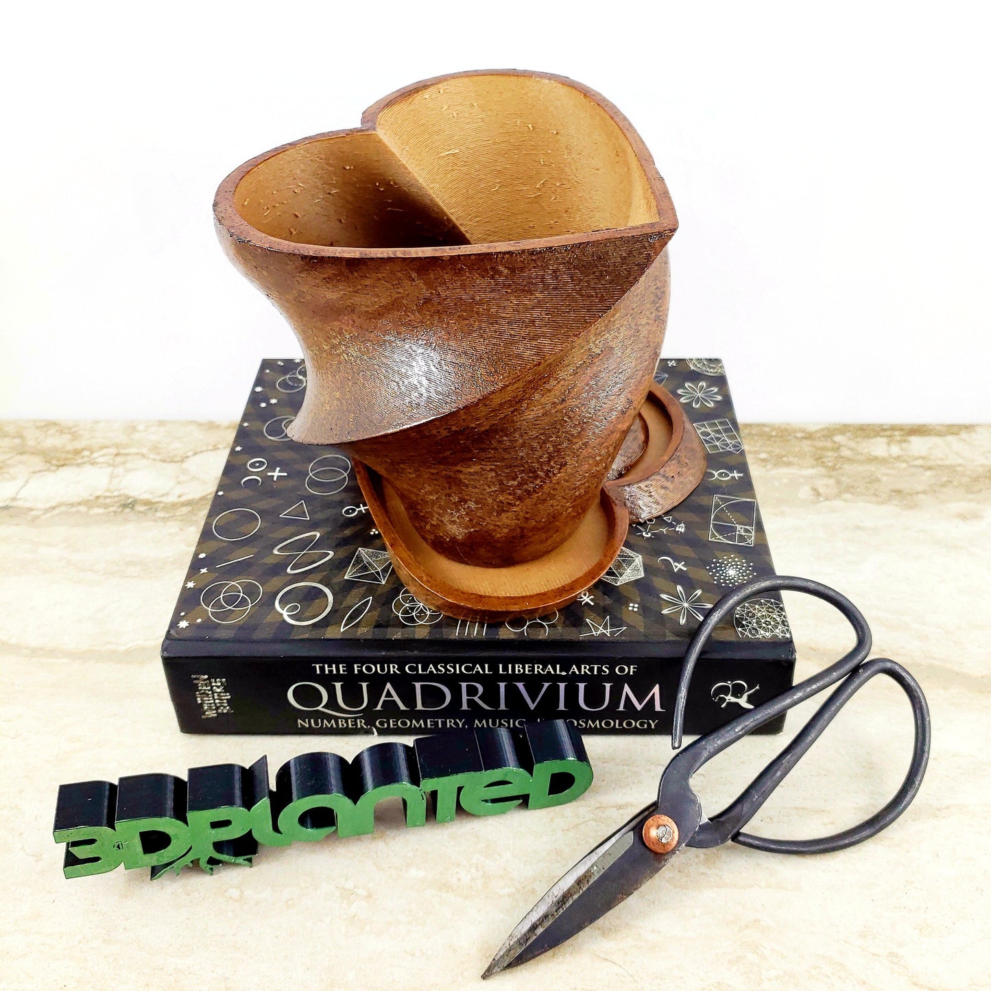 Modern 3D Printed Wood Heart Twist Plant Pot with Saucer - Ideal for Cacti, Succulents, or Flowers - Gift Idea