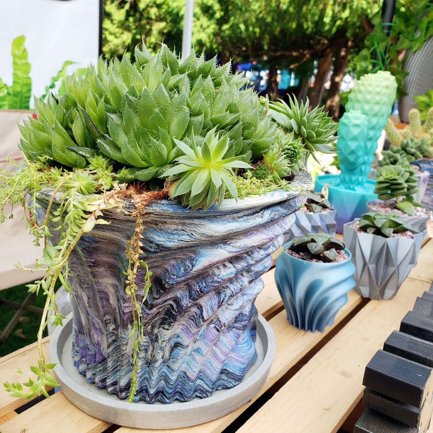 Concrete Planter Large Waves - Indoor/Outdoor Plant Pot